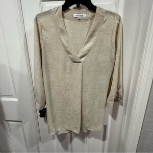 Rose + Olive Beige Printed‎ Blouse – Long Sleeve V-Neck – Size M